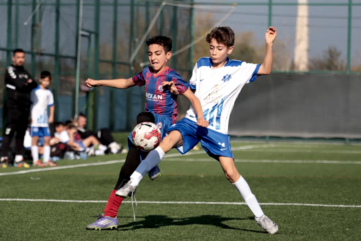 JUNIOR CHAMPIONS LEAGUE’DE HEYECAN SÜRÜYOR